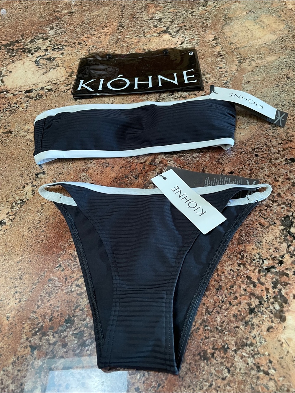 Kiohne Black strapless June Reef bikini. Bandeau style Sz S w/plastic carry bag